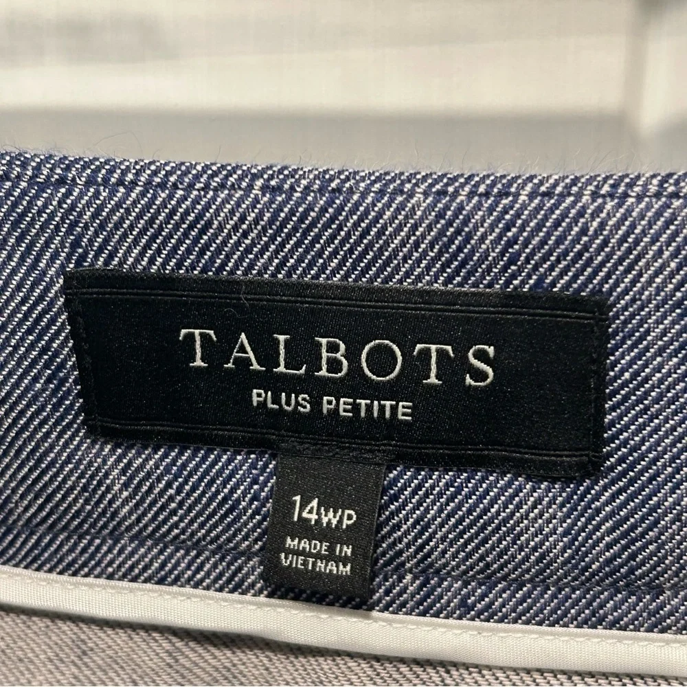 Talbots Women’s Linen Blend Skirt, Size 14P, Chambray blue, Buttons